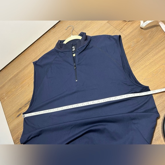 Large FootJoy pullover vest, Men’s large golf vest - Picture 7 of 8